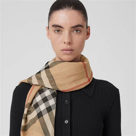 foulards burberry|Burberry silk scarf.